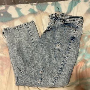 Light wash with rips